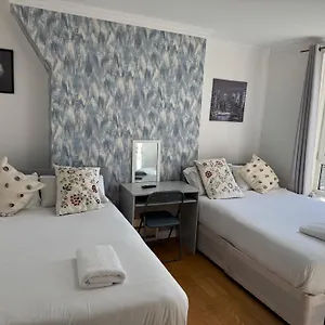 Apartment Budget Grey House, London